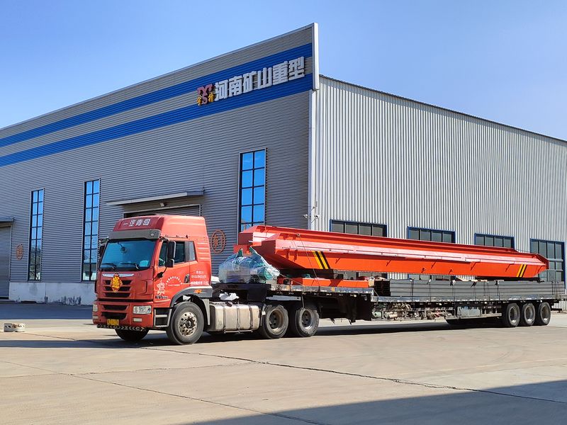 電動(dòng)單梁起重機(jī)，LD20t-26.8m，4臺(tái)，發(fā)往石家莊交付客戶使用。