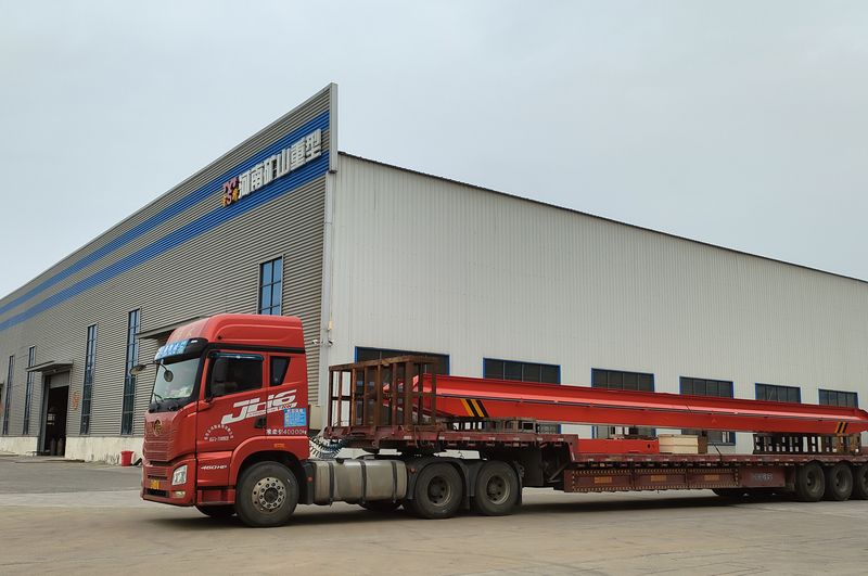 電動(dòng)單梁起重機(jī)3臺(tái) LD5t—16.8m LD3t—16.5m /2臺(tái) 制作完成，發(fā)往江西南昌交付客戶使用。