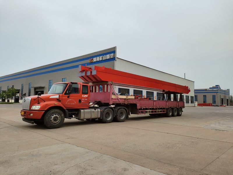 電動(dòng)葫蘆橋式起重機(jī) 3臺(tái) LH5t-17m 制作完成，發(fā)往河南漯河交付客戶使用。