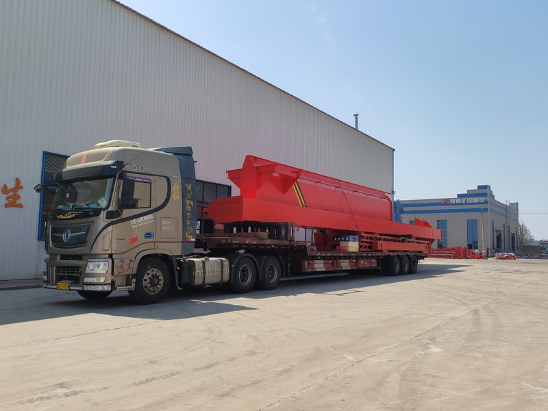 電動(dòng)葫蘆門式起重機(jī) MHxh16t—32m 制作完成，發(fā)往新疆交付客戶使用。